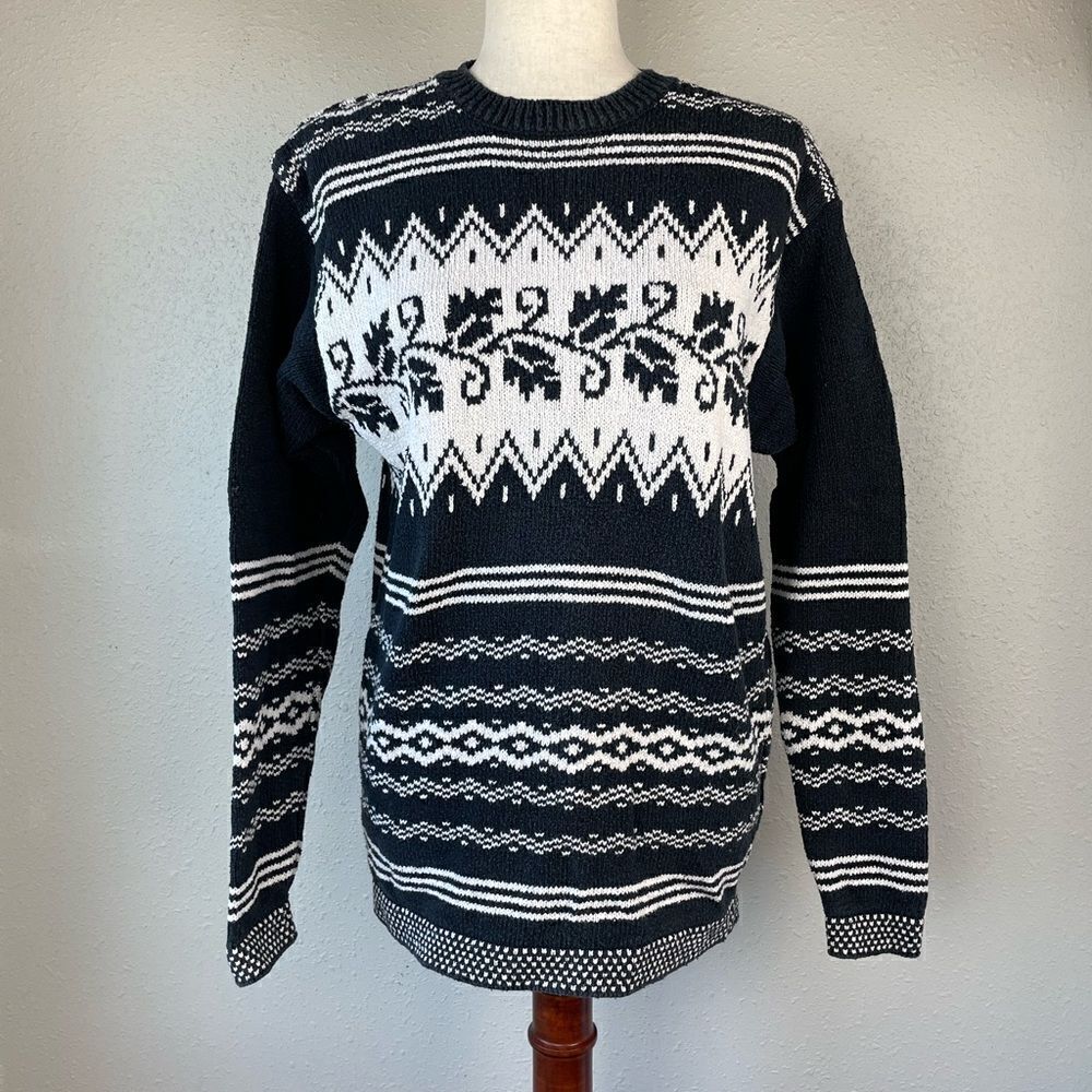 LizWear Crewneck Sweater Size S